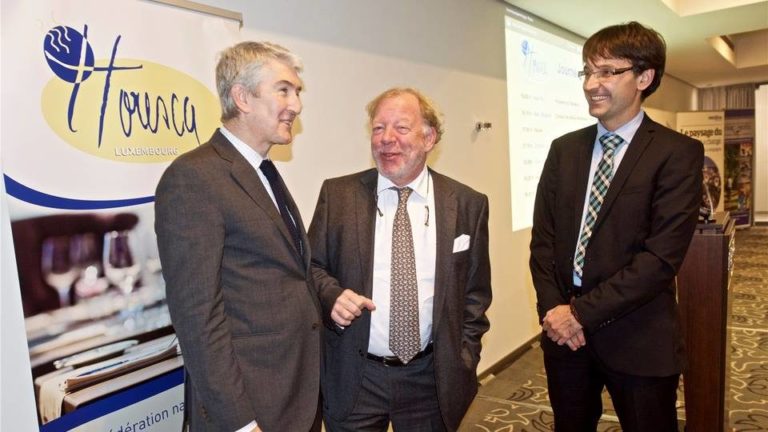 Sveits forbyr “rate parity”-klausul