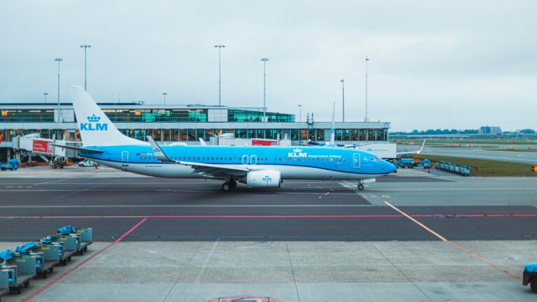 KLM anmeldt i Danmark for grønnvasking