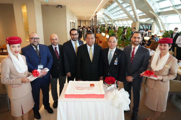 Emirates åpner sin største internasjonale lounge i Bangkok