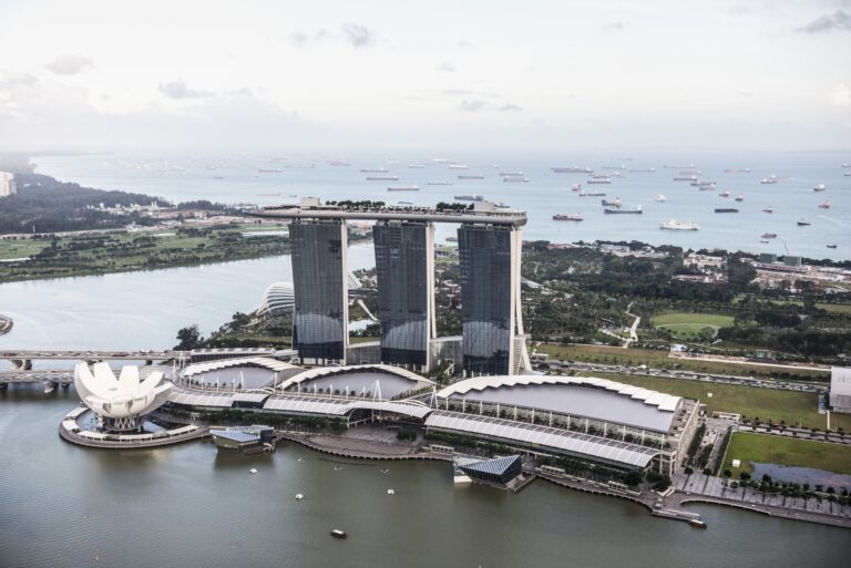 Bygger søsterhotell til berømte Marina Bay Sands i Singapore