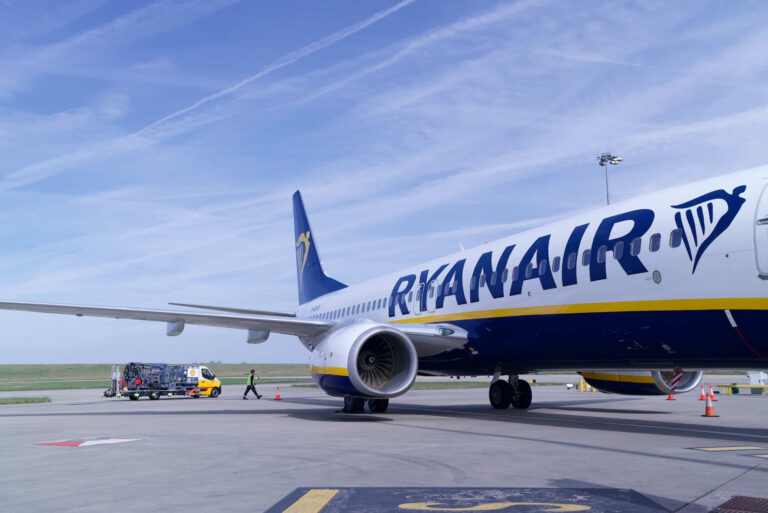 Ryanair med sterk halvårsvekst – kutter ruter i Tyskland og Østerrike på grunn av passasjeravgifter
