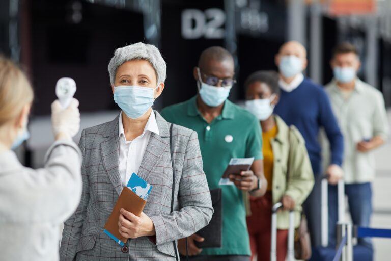 USA innfører nye Ebola-restriksjoner for reisende og flere land skjerper kontrollen