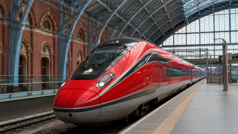 Trenitalia viser frem nytt Intercity tog