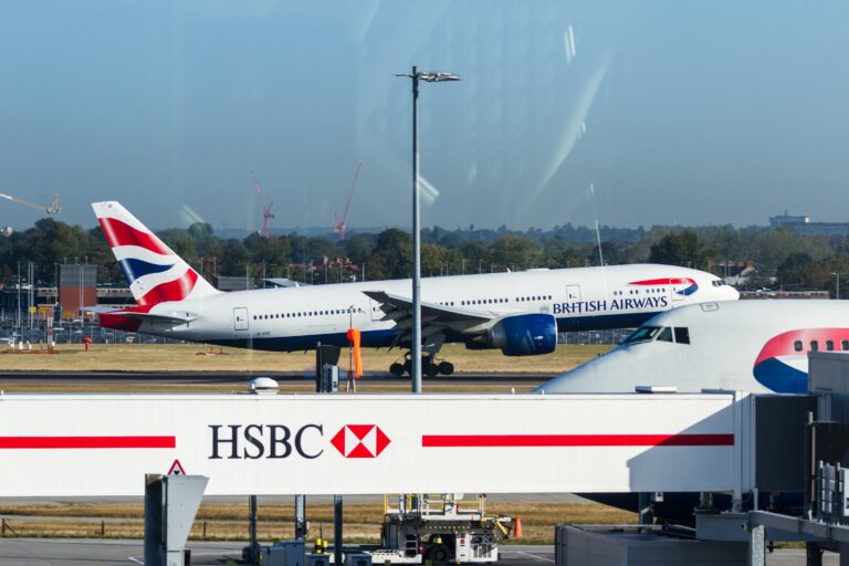 Klimakomite sier Heathrow-utvidelse krever strengere utslippskrav